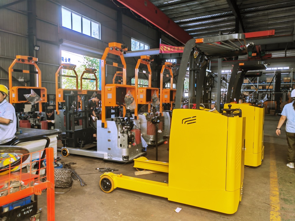 AGV Forklift: Revolutionizing Warehouse Operations